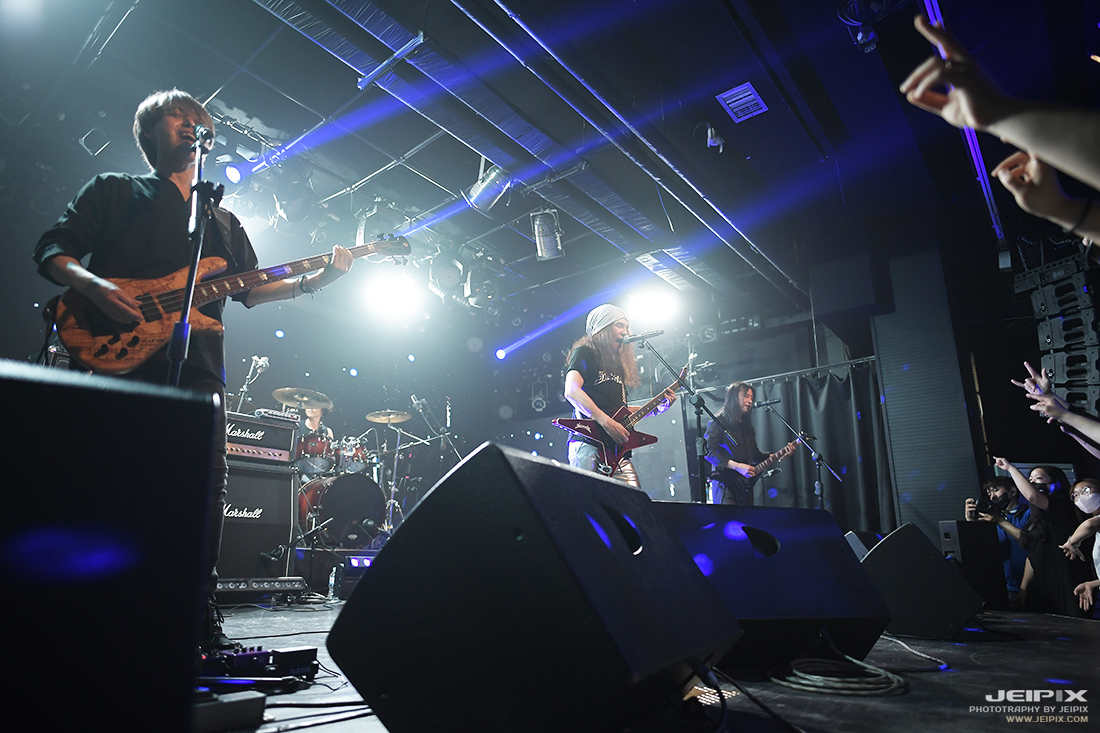 RH_LIVE_100.jpg