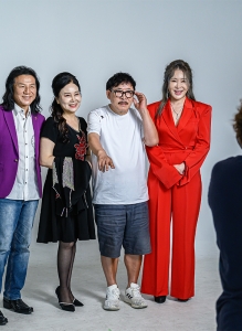 한승기, 금도희, 한용진회장님, 진태령님 사진 촬영